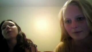 Webcam Lesbians Fucking Each Other - Video 2