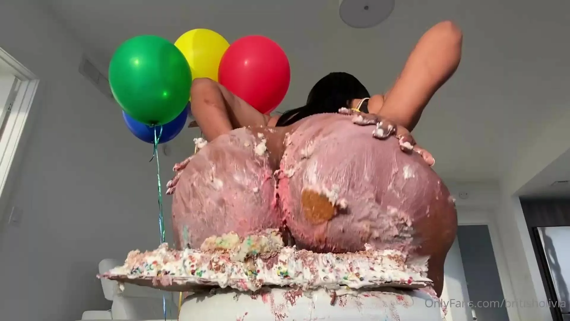 Watch britisholivia smashing cake with this cake having such a wonderful  birthday today xxx onlyfans porn video - CamPorn.to