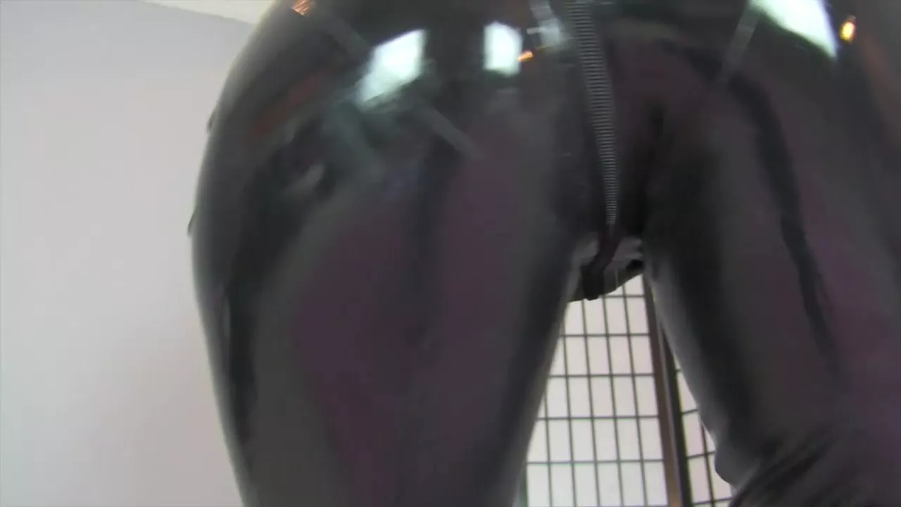 Watch London Lix Latex Catsuit Ass Worship In Chastity Manyvids Xxx